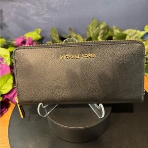 Michael Kors Black Jet Set Leather Zip Around Wallet EUC